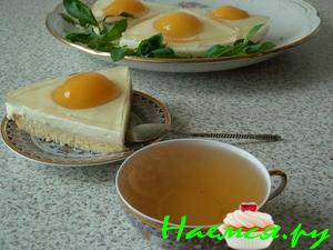 Торт бисквитный "Яичница"