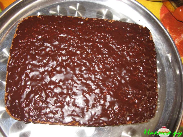 Манник с курагой и шоколадной глазурью