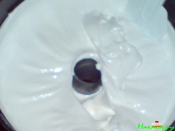 Яблочно-вишнёвый пирог под безе