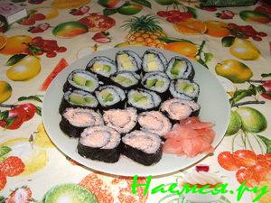 Роллы с авокадо, с икрой мойвы