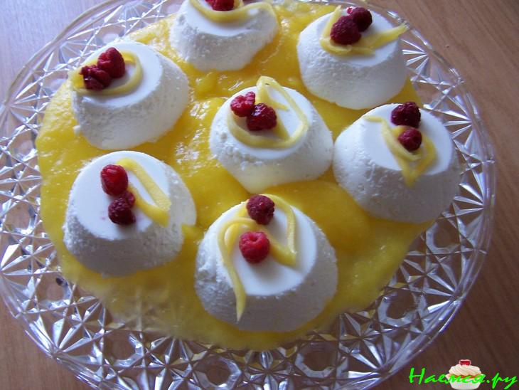 Кокосовое бланманже с соусом из манго