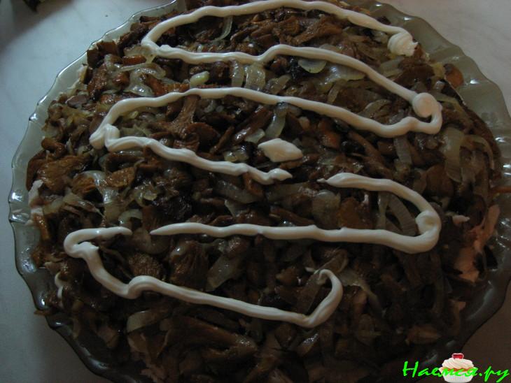 Салат с куриной грудкой и грибами "Сытный" Салат с куриной грудкой и грибами "Сытный"