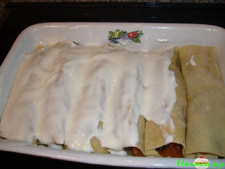 Каннелони с овощами под соусом "Бешамель"