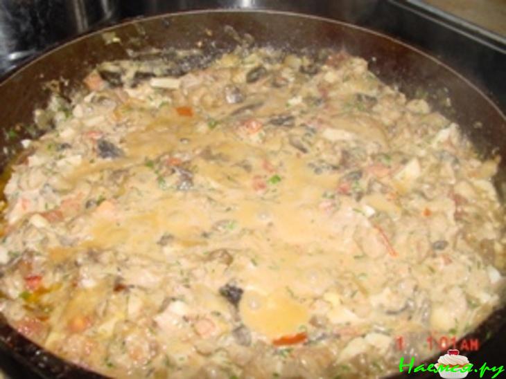 Лазанья с окорочками и грибами