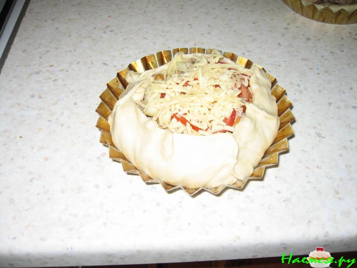 Домашняя мясная пицца