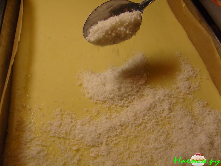 Пирог с кокосом и шоколадом