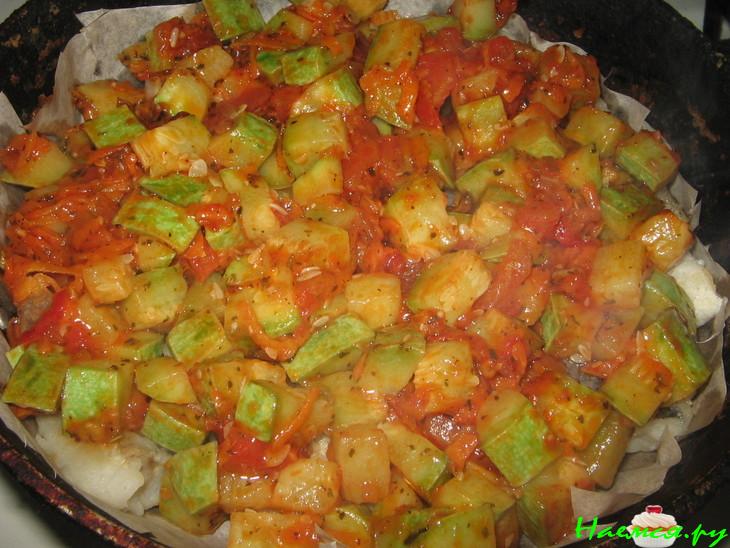 Рыба запеченная с кабачками