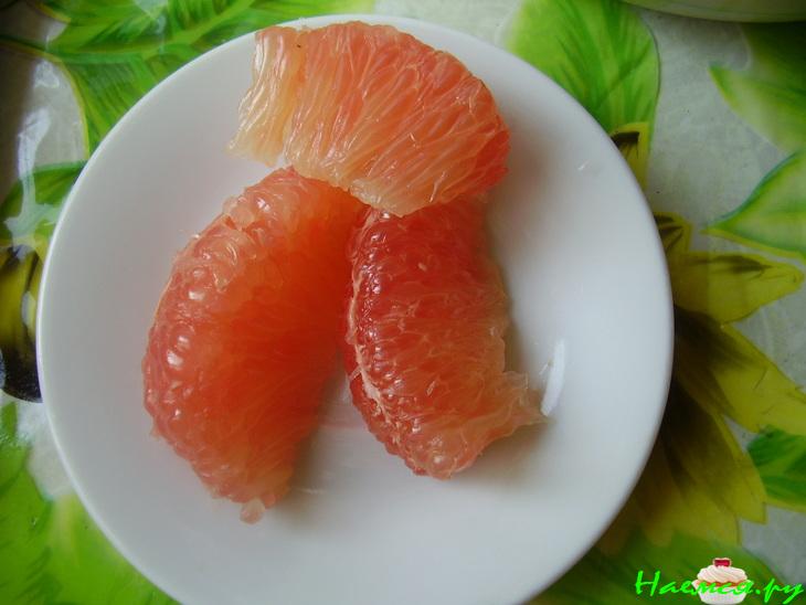 Тушенная курица с фруктами