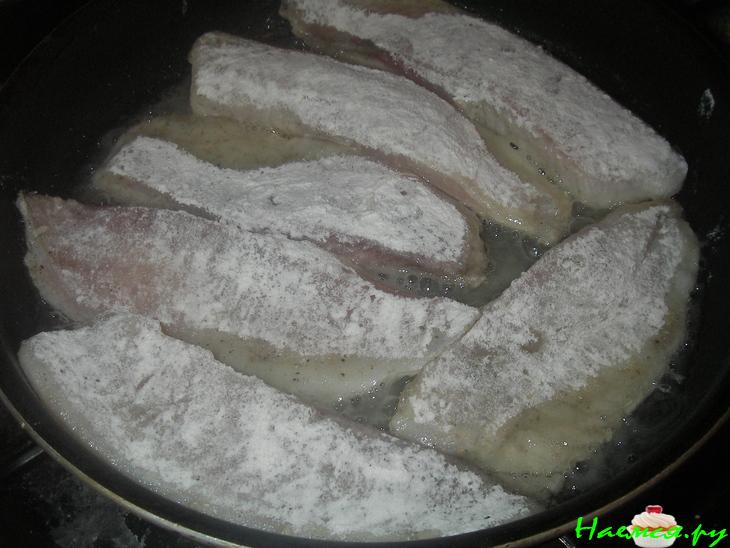 Тилапия под шафрановым соусом с моцареллой Тилапия под шафрановым соусом с моцареллой