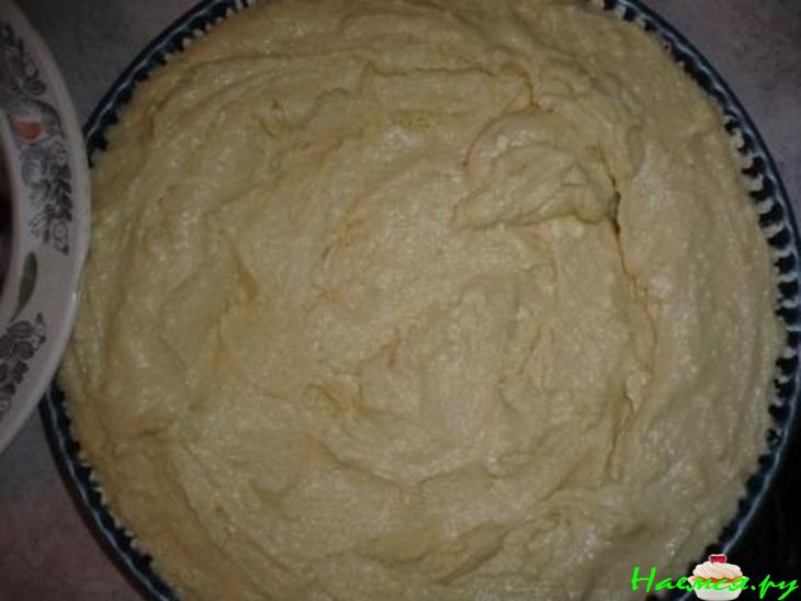 Вишневый пирог посыпанный с сахарной пудрой