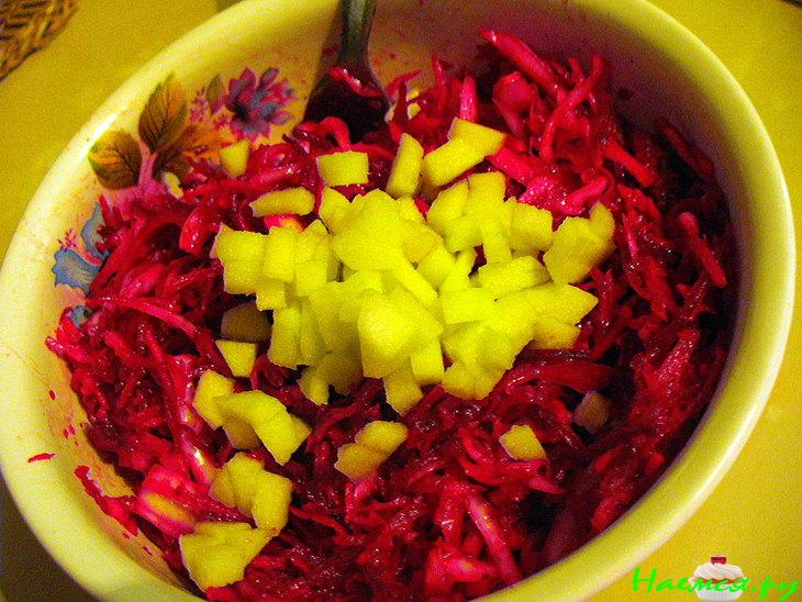 Салат "Витаминный" со свеклой Салат "Витаминный" со свеклой