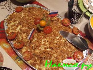 Три мяса отваренные и запеченные под сливочным соусом с пюре из зеленого горошка