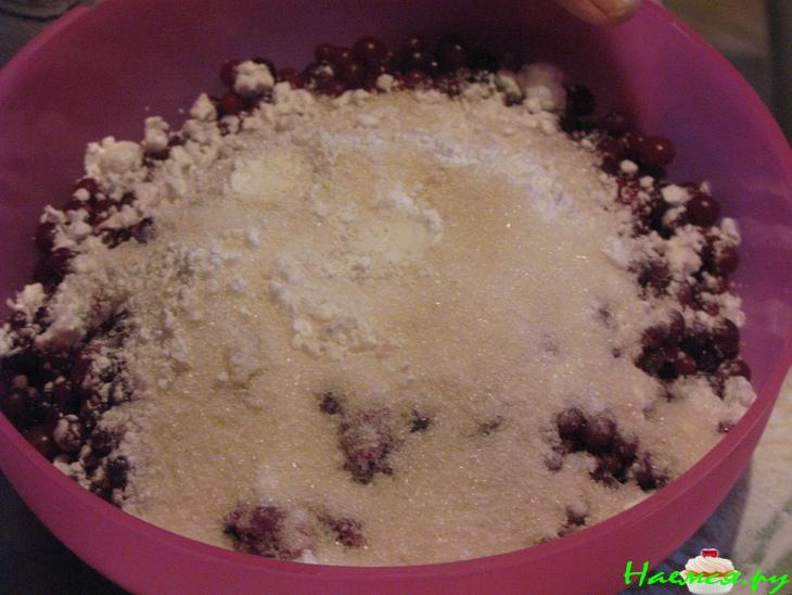 Брусничный пирог