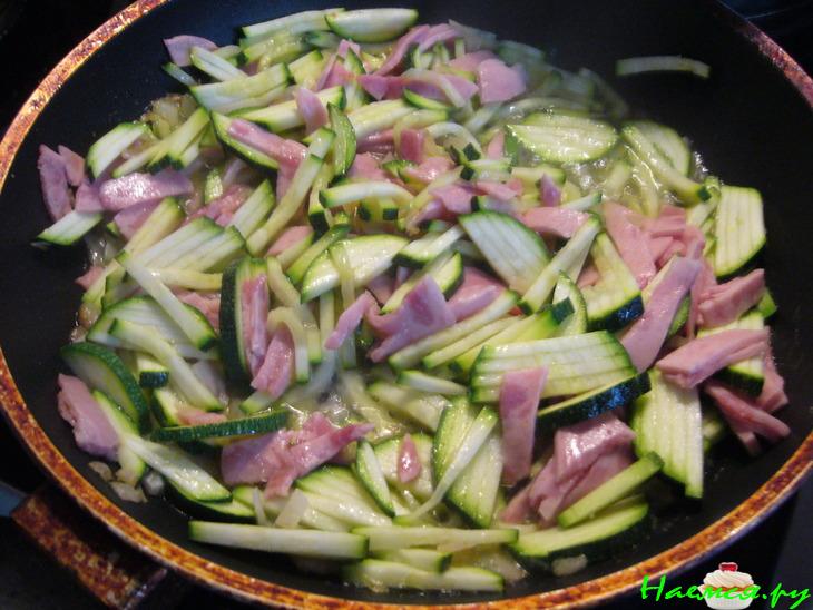 Паста тортеллини (Tortellini) с молочно-ветчинным соусом