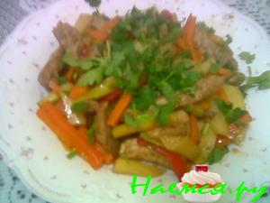 Свинина с овощами и соевым соусом