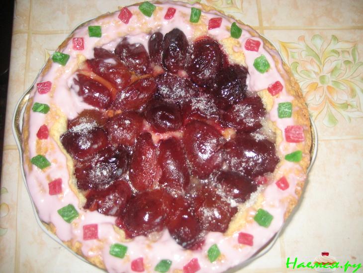 Аналогичный пирог со сливами