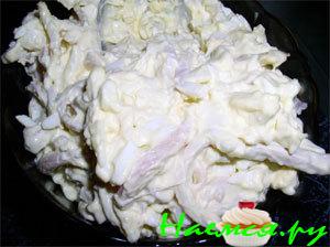 Салат с кальмарами и яйцами Салат с кальмарами и яйцами