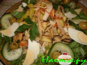 Салат из копченых морепродуктов