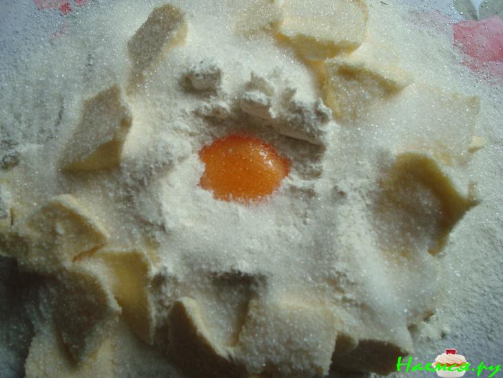 Пирог со сливовой начинкой в желе Пирог со сливовой начинкой в желе