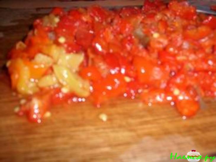 Баклажанная икра с перцем, луком и томатами