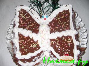 Торт бисквитный "Бабочка" с банановым кремом