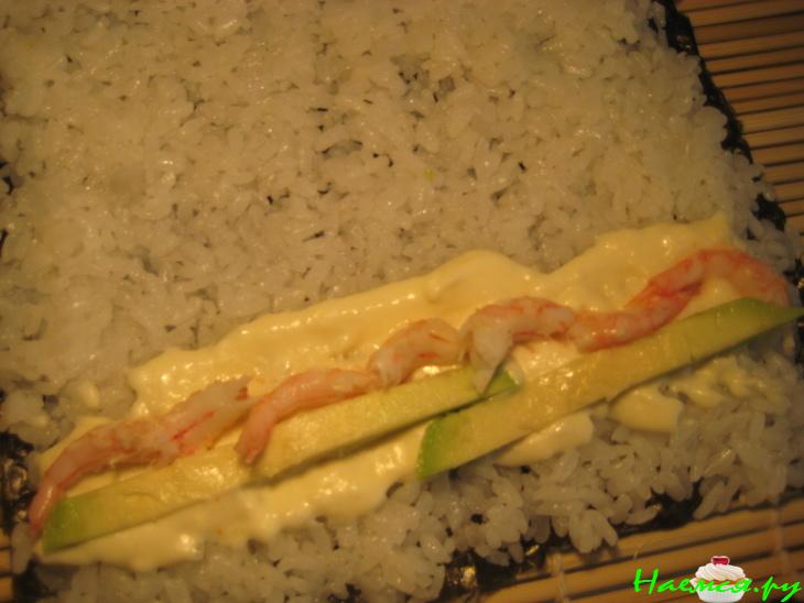 Роллы с креветками и сыром "Пармезан"