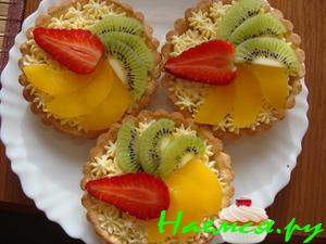 Корзиночки с джемом и фруктами