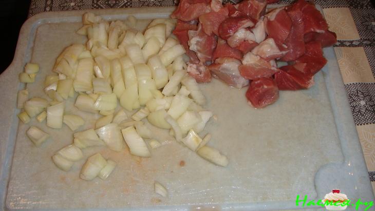 Жаркое свиное в горшочке