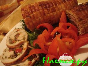 Рулет из филе индюшки с ароматной начинкой Рулет из филе индюшки с ароматной начинкой