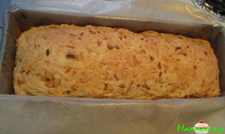 Луково-чесночно-сырный хлеб на пиве (быстро и просто в приготовлении)