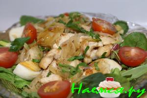 Куриное филе с яйцами по-тайски