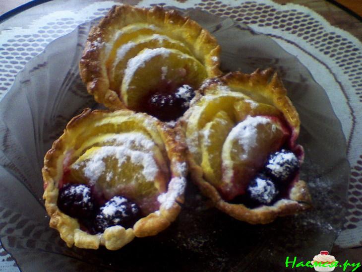 "Блаженство" (слоёные корзиночки с фруктами)