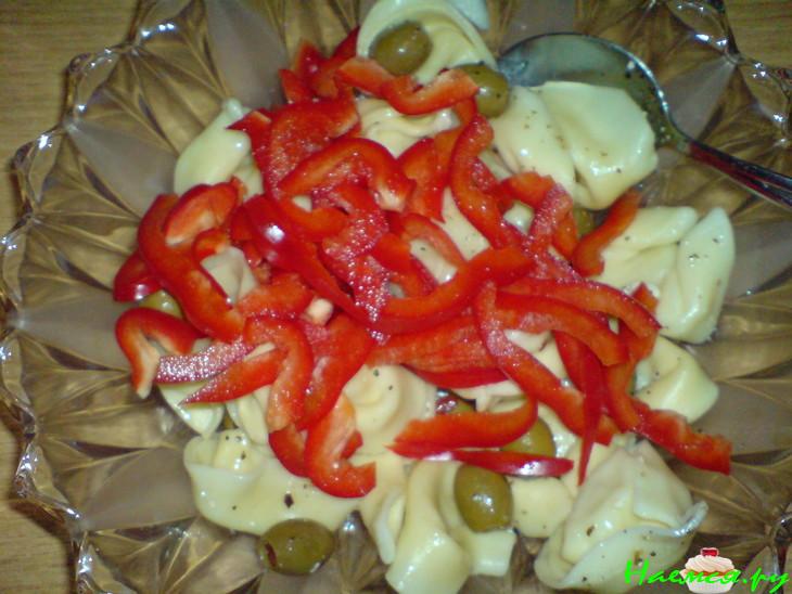 Салат из Равиоли с песто Салат из Равиоли с песто