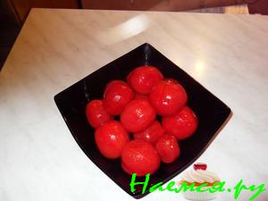 Маринованные помидоры с чесноком и перцем "огонек"