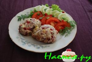 Котлеты из индейки с брусникой