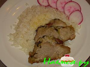 Свинина с чесноком, запечённая в фольге