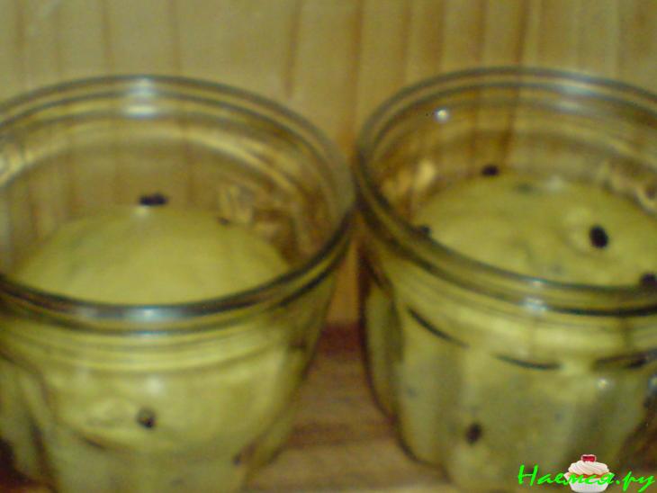 Куличи дрожжевые с шафраном и коринкой