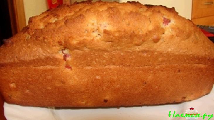 Кекс с ревенем и грецкими орешками