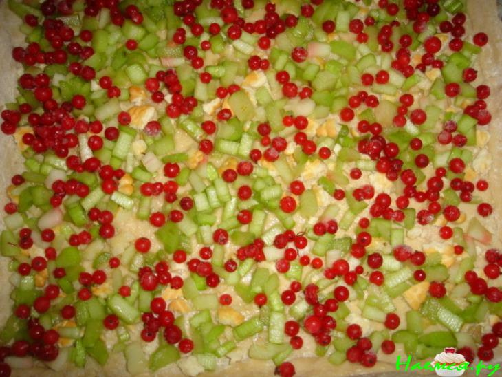 Пирог с ревенем (рабарбаром) латвийский