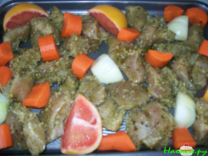 Грудинка индейки с грейпфруктом и чесноком Грудинка индейки с грейпфруктом и чесноком