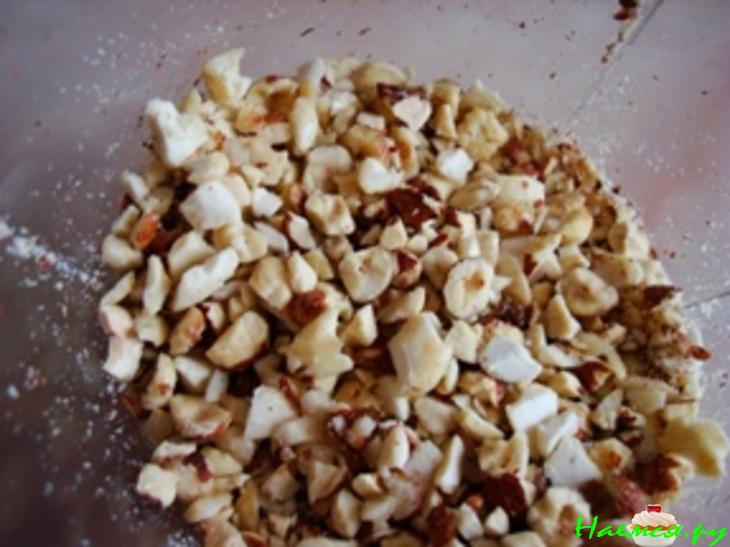 Пирог с орехами и курагой