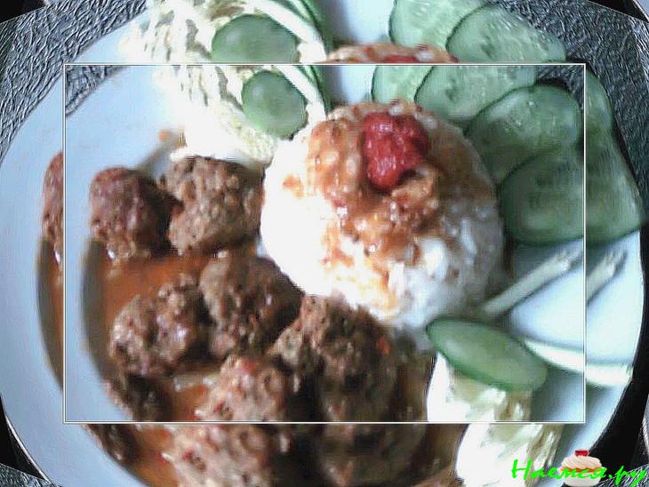 Тефтели с соевым соусом и томатом