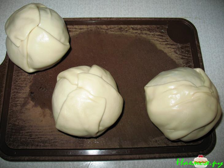 Чуду с брынзой, черемшой и сушеными томатами