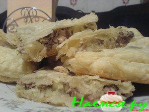 Слоеный пирог с консервой