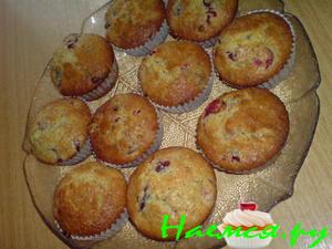 Кексы из марципана и клюквы