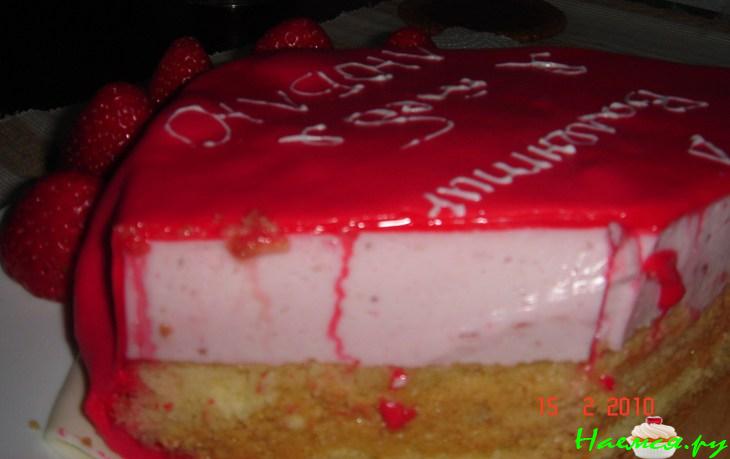 Торт "Сердце", украшенный мастикой Торт "Сердце", украшенный мастикой