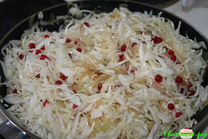 Пирог с тушеной капустой Пирог с тушеной капустой