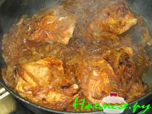 Филе индейки в луковом подливе