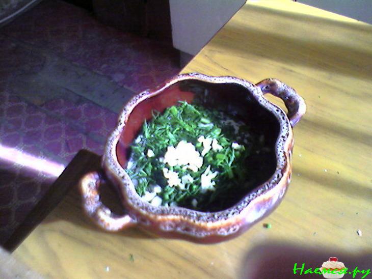 Теплые тосты с редиской и сметаной