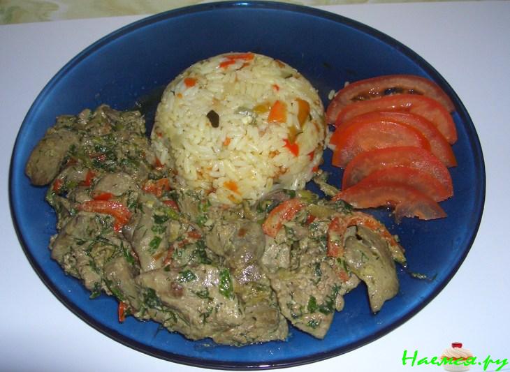 Куриная печень, тушеная с болгарским перцем